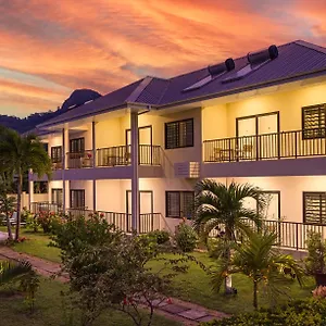 Creole Breeze Self Catering Apartment Anse Boileau